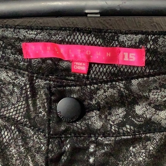 Tinseltown Denim Couture - Sz 15 - lightweight jeans shiny floral pattern - Picture 3 of 6